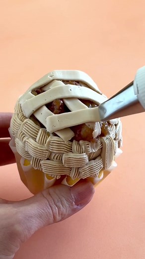 Transform Apple Pie into Delicious Cupcakes