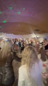 449K views · 5.3K reactions | Opět jsem vystoupil jako narozeninové překvapení. Tentokrát v Ostravě a bylo to moooooc fajn. Teda až na tu kliku. ♥️ Ještě jednou vše nej a jen to nej Oslavenkyni. 拾 | Jan Bendig Official Site | Facebook