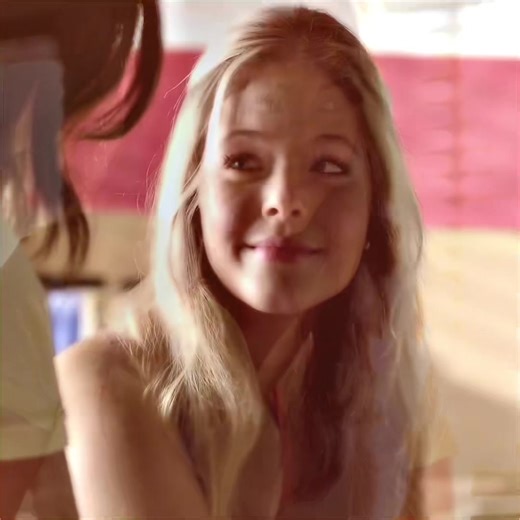 a girls first yuri #prettylittleliars #pll #plledit #emilyfields #alisondilaurentis