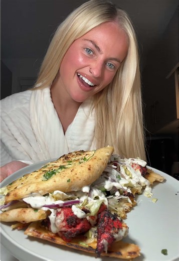 Cheesy Chicken Tikka Garlic Flat Bread Recipe