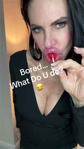 What do you do when you’re bored?? lol 😂 #lips me… alone