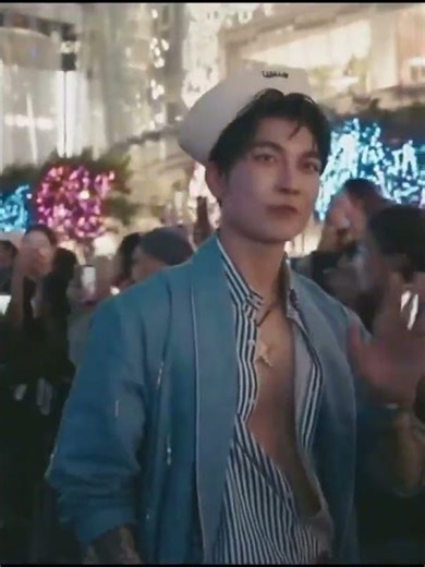 Beautiful Model 😊💙✨ #mewsuppasit #alwaysmew #mewlions #model #fashion #style #smile #shorts #love#yt