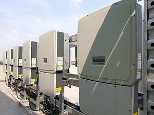 Types Of Solar Inverters (String - Power - Micro) - Solar Panel Installation, Mounting, Settings, and Repair.