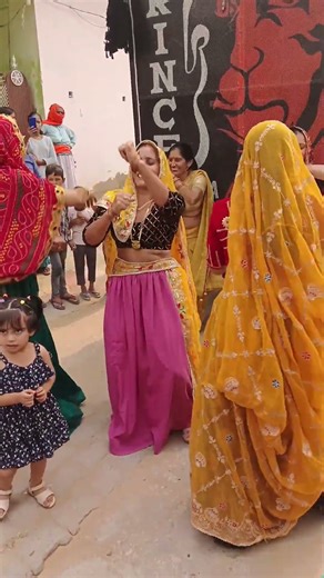 #Bottle ma Tara muh dikhe#newharyanvisong #dance #lokgeet #saritadeviofficial