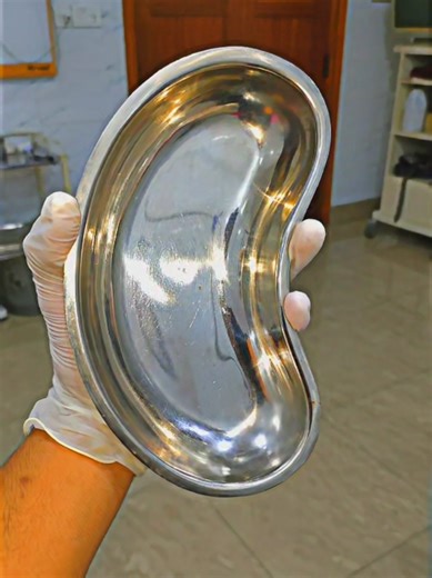 Understanding Kidney Trays: Uses and Types