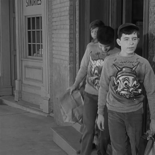 Kids these days - what will they wear next? Watch the #LeaveIttoBeaver episode "Sweatshirt Monsters" Thursday at 11:30a ET on FETV! 📺 | FETV