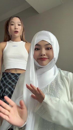 Sign Language Performance in Domestic Setting