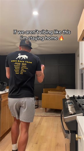 This beat goes crazy 😮‍💨 #Vibes #Throwback #Dance #ForYou #fyp | dance