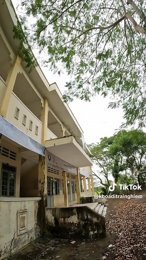 Khám Phá Trường Tiểu Học Bỏ Hoang Tân Quý