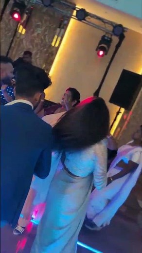 කොහොමද වෙඩින් එකේදී සුදු අසුපිට ගීතයට නටන සුපිරි නර්තනය සල් wedding Dance #kello