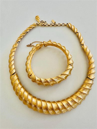 Vintage Gold Monet Jewelry Set, Signed Demi Parure With Textured Bar Links, 1980s Style - Etsy