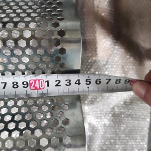 [Hot Item] 2mm Honeycomb Hexagonal Hole Galvanized Perforated Corrugated Metal Sheet