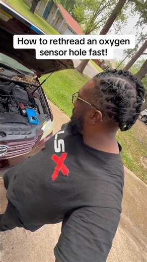 How to re thread a stripped oxygen sensor hole fast #automobile #mechanic #repairing