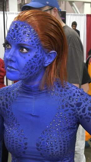 We dig this Mystique cosplayer who chatted with us at #motorcitycomiccon! #mystique #xmen #marvel #jenniferlawrence #comiccon #cosplay | Comics, Beer and Sci-fi
