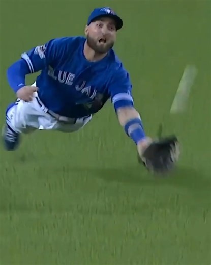 MLB Top Plays (pt 69): Kevin Pillar INSANE Catch vs Rangers #bluejays #mlb #baseball #topplays