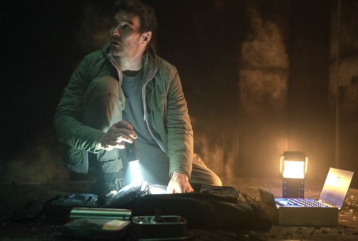 Dark Matter Trailer: Joel Edgerton Faces Off Against Himself in Apple TV+’s Trippy Sci-Fi Adaptation