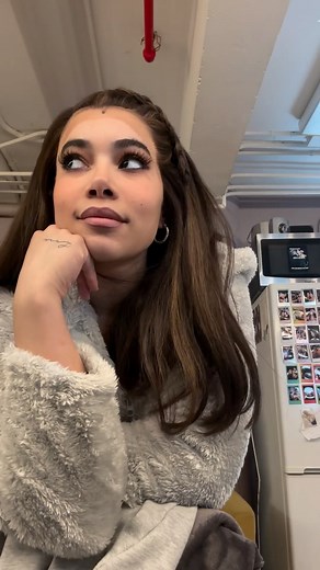 NATALIE KAYE CLATER on Instagram: "Hard launch!!!! Making my BROADWAY DEBUT tonight in @aladdin !!!!! I also have the honor of understudying the one and only Princess Jasmine 👑 I have dreamt of being on broadway since I was teeny tiny. This is a million dreams come true. Thank you @littleoreo @mkrcallahan @mathewdeguz for teaching me this magical show. Come visit me in Agrabah 🧞 Stay tuned for info on Princess Jasmine dates 😘"