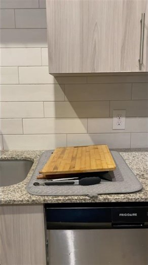 Relaxing ASMR kitchen cleaning routine 🫧 #asmr #cleanwithme #laqueshalux