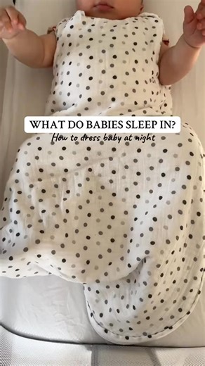 If you are confused about what babies sleep in at night then here are some options! You also concider the temperature and it may just be a vest if it’s really warm #babysleeping #howtodressbabyforsleep #babyclothes #sleepsack #motherhood | Shoki