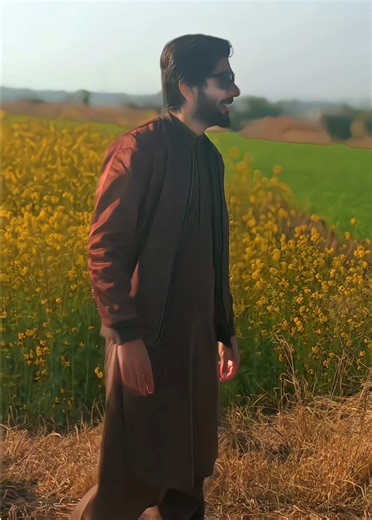 Tumhary Shehr Ki Ronak Aur Mere Gaon Ki Shaam