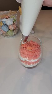 😱🔥Whippcream🔥😱Crema para decorar #receta #miami #pastel #dessert #instagood #bizcocho #doralmiami #cake #baking #cheesecake #postres #bizcocho Música: I Just Need Love Músico: Arulo URL: https://mixkit.co/ | Cakes By Chriz Sweet Studio