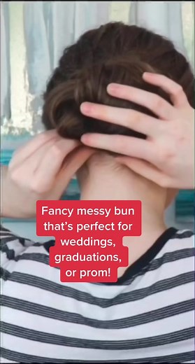 It's updo season! #easyupdo #messybuntutorial #messybunvibes