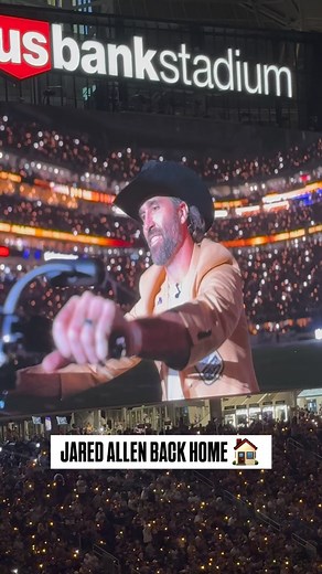 7K views · 23K reactions | Having Jared Allen back in MN was electric ⚡️ Miss watching him hit the lasso celly! #SKOL | @jaredallen69 | @vikings | vikesverified | Facebook