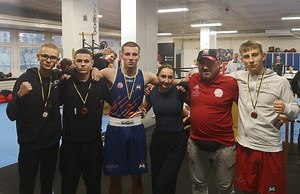 Boks. Pięściarze UKS Victoria Boxing Łódź startowali równocześnie w trzech galach boksu olimpijskiego