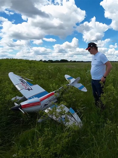 Gee Bee R3 Maiden Flight… Ends in Disaster! 💥✈️ Witness the brutal maiden flight of the iconic Gee Bee R3 RC airplane! What starts as a promising takeoff turns into a dramatic crash landing. This is why test flights are never boring in the RC world. Watch till the end for the slow-mo impact! 👉 Tag a friend who’s had a worse maiden flight! 🎥 Full video on YouTube: @MarkoRoolaid #GeeBeeR3 #MaidenFlightFail #RCDisaster #RCPlanes #RCFlying RCAddict