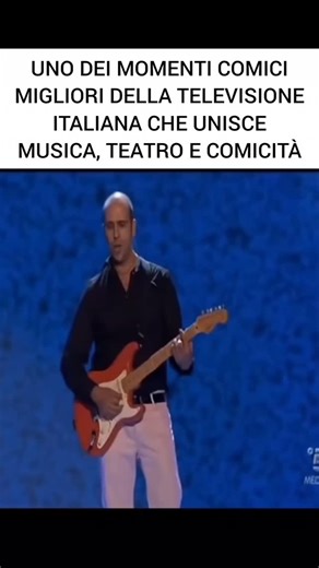 Il teatrista on Instagram: "E meglio un figlio che dice "aaahhh!!" e fa i programmi con la De Filippi che un figlio che dice "oohh!" e sta a casa a farsi le Pippi...🎤🎬🎭 . . #checcozalone #parodia #zelig #canale5 #comicità"