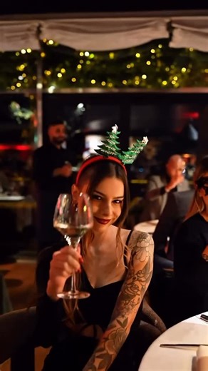 ✨Bellissima Dinner Show✨ on Instagram: "…💃🏻Killing me softly with his song. Telling my whole life with his words. ❤️ ✨Bellissima Dinner Show✨ -2 @sevenlugano 🤩"