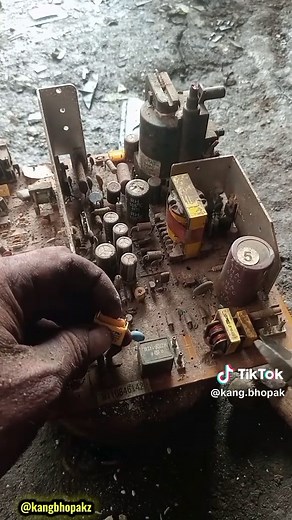 Understanding Capacitors and Their Components