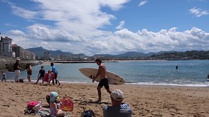 66K views · 1.2K reactions | Et hop, par ici tu trouveras la listes des animations de juillet dans Le Garage Luzien à Saint Jean de Luz : https://www.paysbasque.net/sorties/le-garage-luzien/ En bref, il y en a pour tous les goûts !  Dans un souci d’esthétisme, il a été choisi de filmer le personnel non masqué.  Bien évidemment, en réalité, l'établissement respecte scrupuleusement l’ensemble des mesures sanitaires en vigueur. | Pays basque | Facebook