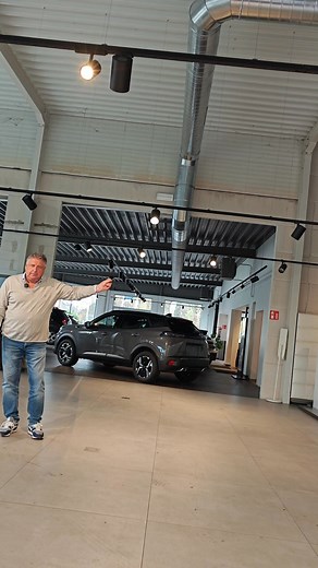 3.3K views · 19 reactions | Voiture familiale 7 places: confort et espace garantis Découvrez le modèle le plus demandé: une voiture familiale idéale pour les familles nombreuses, les couples recomposés ou ceux qui recherchent espace et confort. Très récente (11/2024) avec seulement 20 000 km. #confort #espace #occasion #automobile | Garage De Ro | Facebook