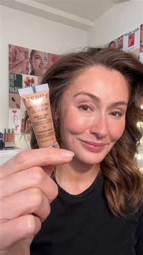 Discover our All-Time Icons Set, a curated collection of six BY TERRY essentials housed in a luxurious purple pouch – perfect for those wanting to experience our most coveted formulas for the first time. What’s inside: Mini Brightening CC Serum in Sunny Flash Mini Tea to Tan Face & Body Mini Hyaluronic Hydra-Powder Mini Ombre Blackstar in Bronze Moon Mini Mascara Terrybly A set of Hyaluronic Flash Eye Patches | By Terry