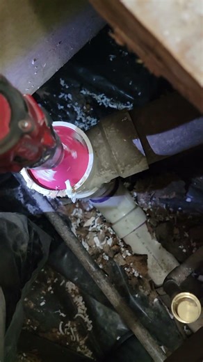 “How Pros Ream PVC Pipe (Cleanest Method)”