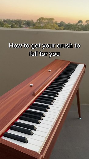 Minimalistic Keyboard Tutorial: Play for Your Crush