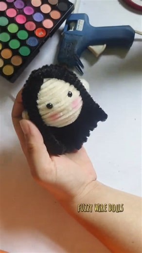 Fuzzy wire dolls #fuzzywire #fuzzywiredolls #fuzzywirecrafts #fuzzywireideas | Crafty Ivy