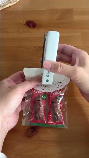 材料すぐ揃う👍サンタキットカットの簡単包装術🎅🏻💕