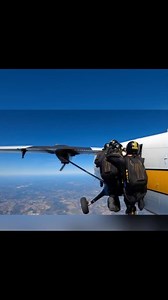 Golden Knights 8-Way has a few weeks until United States Parachute Association - USPA nationals at Skydive Arizona! Stay tuned to see your #armygoldenknights competition team. | US Army Golden Knights