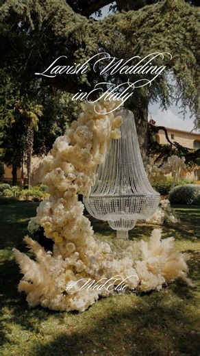 BespokeWeddings&Events in Italy 🇮🇹|France🇫🇷|UK🇬🇧&Global🌎 on Instagram: "Art Deco at its finest. The theme became the heart of the day — feathers, sparkle, pearls. A vibrant wedding ceremony, curated by the bride herself, where every participant had their own moment to shine. When they say “the devil is in the details”, this is exactly what they mean. Every element, every accessory, every gesture — perfectly orchestrated magic. Art Deco isn’t just a style — it’s an atmosphere, emotions, an
