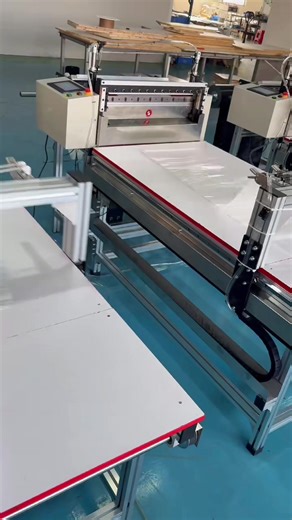 Fully automatic cutting machine with robotic arm for automatic grabbing and precise cutting. Eliminates manual sorting entirely, enabling non-stop, efficient production. Precise, efficient, and labor-saving - ushering in a new era of intelligent cutting.