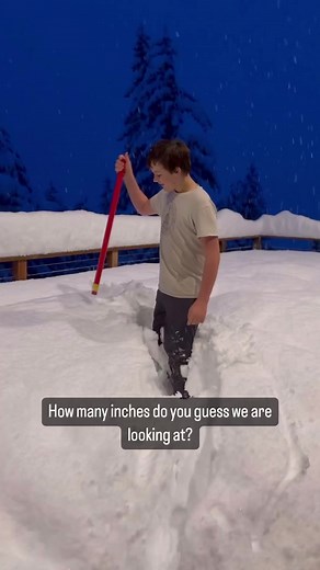 Winter arrived hard & fast in Girdwood Alaska home to Alyeska Ski Resort ❄️❄️❄️ Regardless of many inches, a mighty lot arrived overnight & the snow gods haven’t finished yet 🇺🇸 #girdwood #alyeska #lotsofsnow vc: @raisingupthewild #alaska | www.powderhounds.com