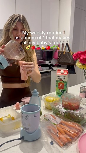 3K views · 19 reactions | Her favorite teething snacks at the moment! Ingredients:Spinach Blackberries Mango Pineapple 2oz water Freeze #MomLife #hotmom #healthylifestyle #babygirl | Bree Cooper | Facebook