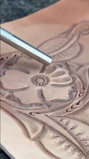 How to give depth to leather flower | Leathercraft