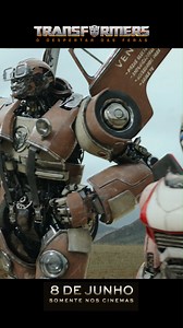 Eles precisarão SE UNIR para SOBREVIVER.🤝🏼🦾 Assista agora ao novo trailer de #Transformers: O Despertar das Feras, que estreia dia 8 de junho somente nos cinemas. | Telecine
