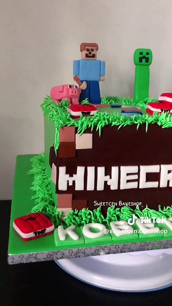 Customize Your Minecraft Themed Cake for Any Occasion
