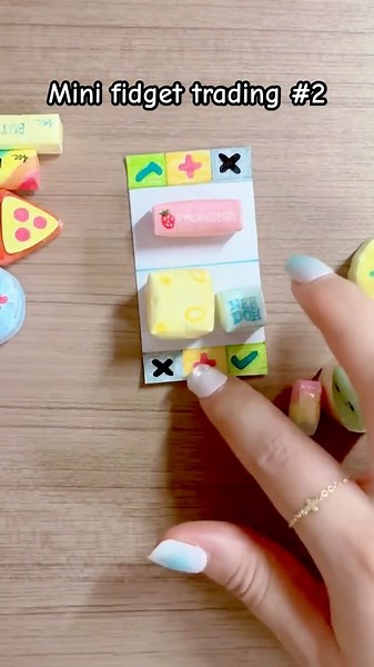Mini Fidget Trading | Watch My Second Trade! #papercraft #minisquishy