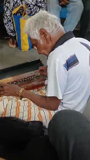 🅞︎🅛︎🅓︎ 𝗶𝘀 🇬 🇴 🇱 🇩 ...... ❤️👍👍💎 | BROWN BOY