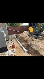Vi har netop afsluttet et projekt i Østbirk: Ny støttemur , Faskinebrønde og brønde til regnvand og Belægning med flotte genbrugsfliser. Kontakt os på 20408443 hvis du også har brug for hjælp til støttemure, regnvandsløsninger eller belægning! #belægningssten #regnvandshåndtering #entreprenør #hus #beton #byggeri | Entreprenør Cnk-Madsen